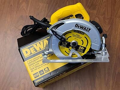 DeWalt DWE575 Circular Saw